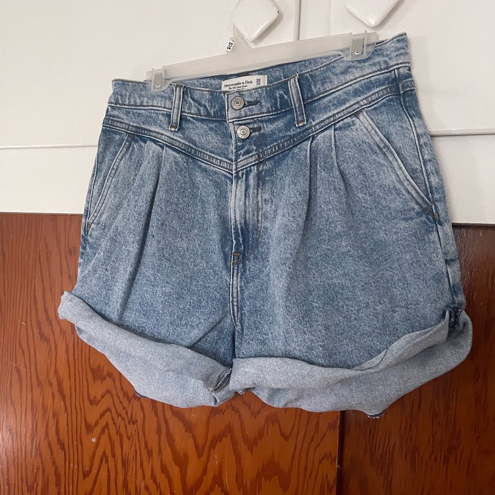 Abercrombie 80s mom short ultra high rise